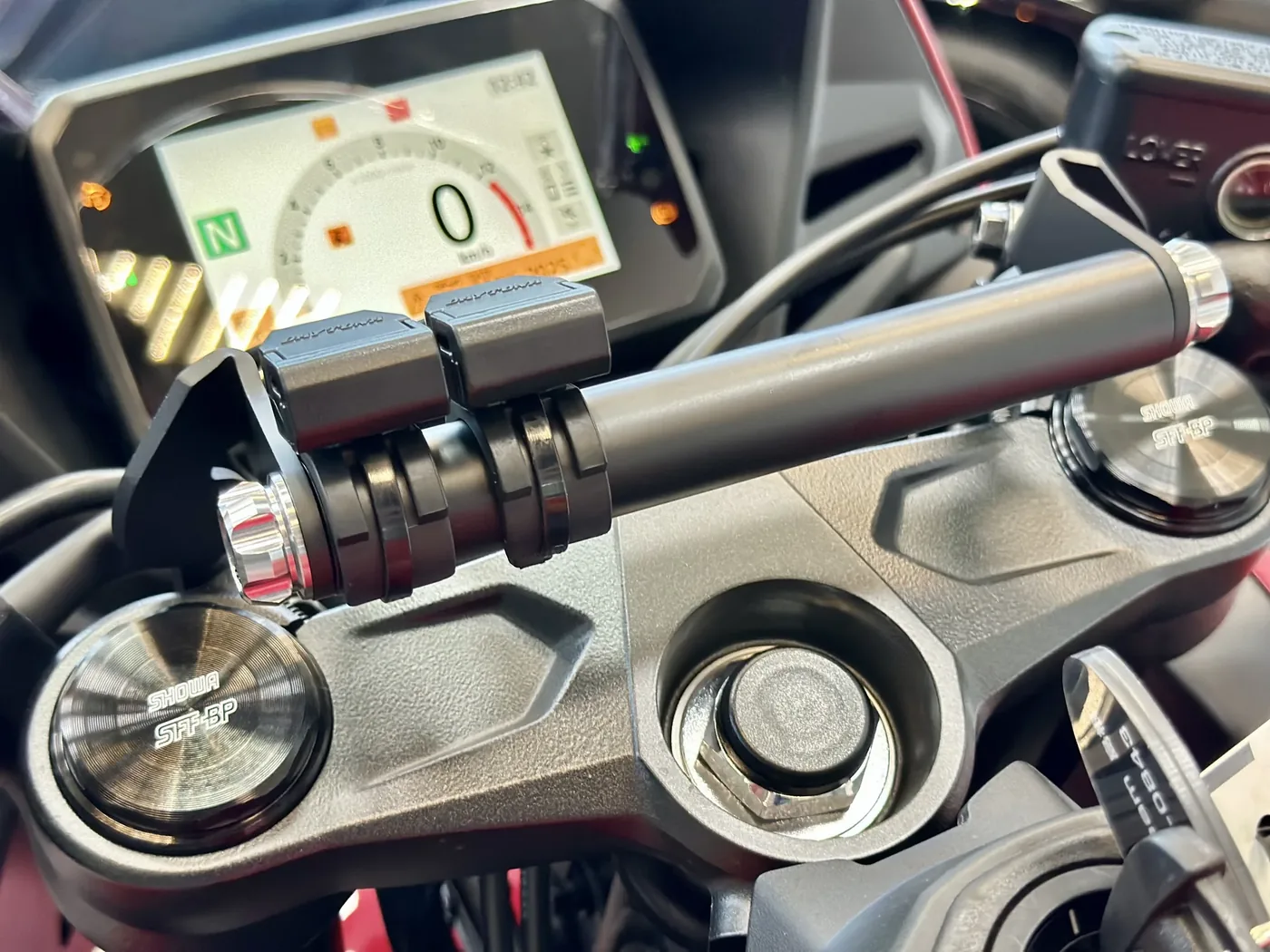 Honda CBR650R — фото 10