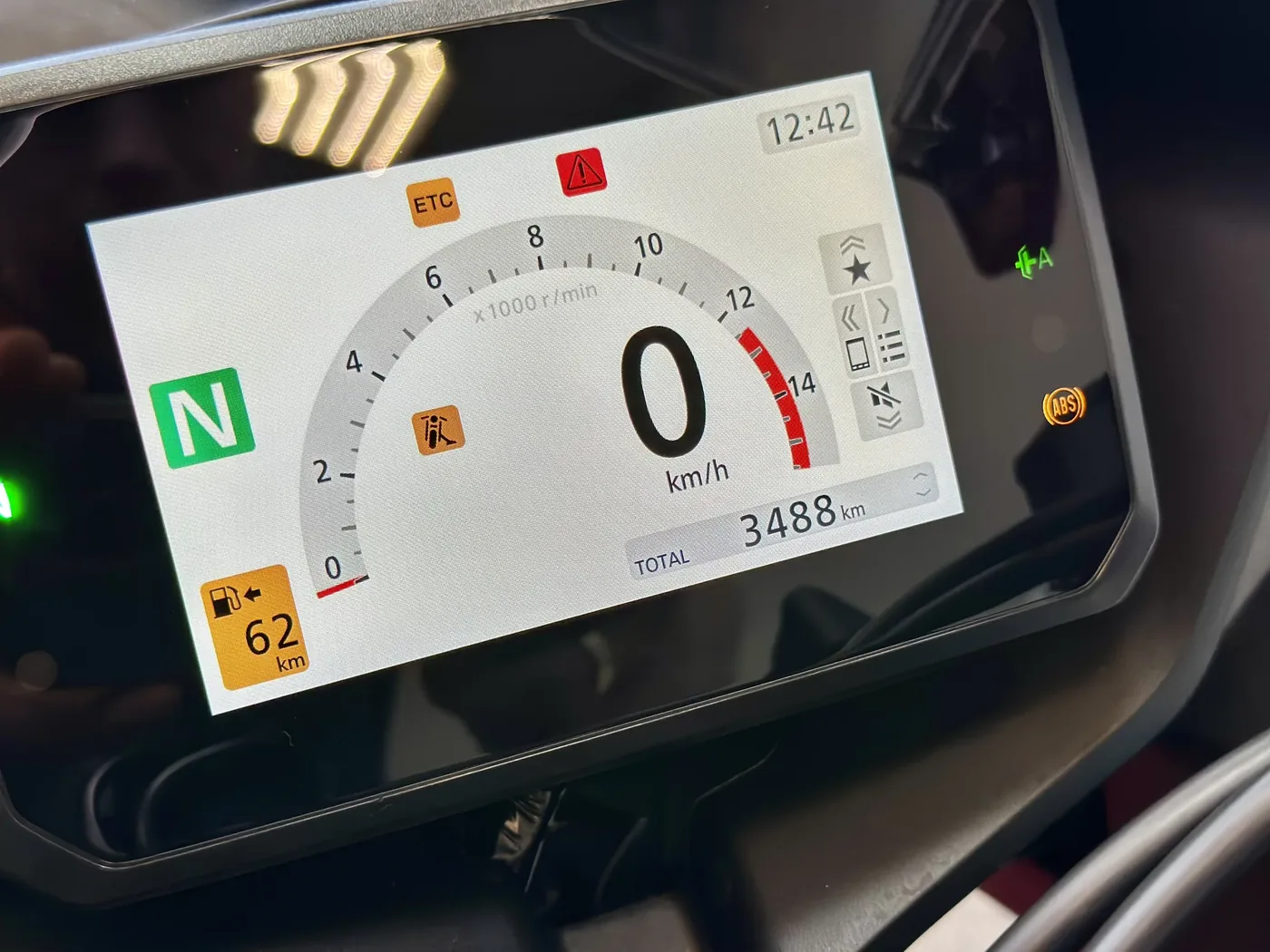 Honda CBR650R — фото 11