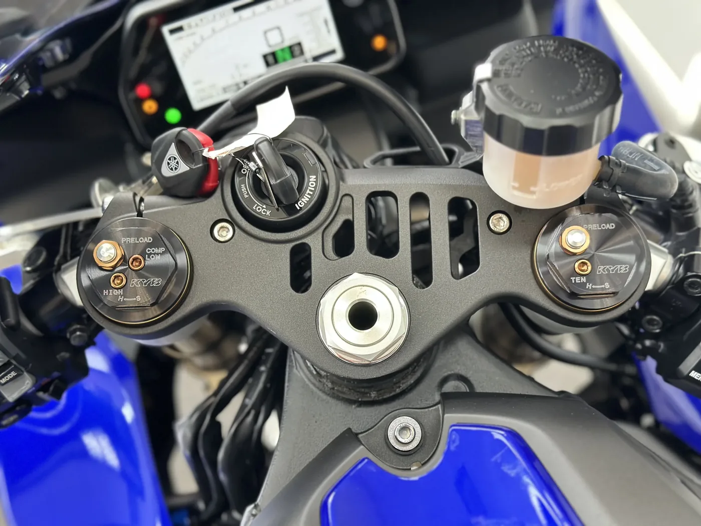 Yamaha YZF-R1 — фото 10