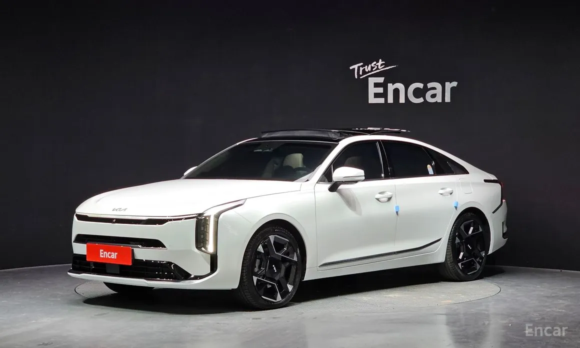 Kia K8 - бизнес-седан из Кореи для такси