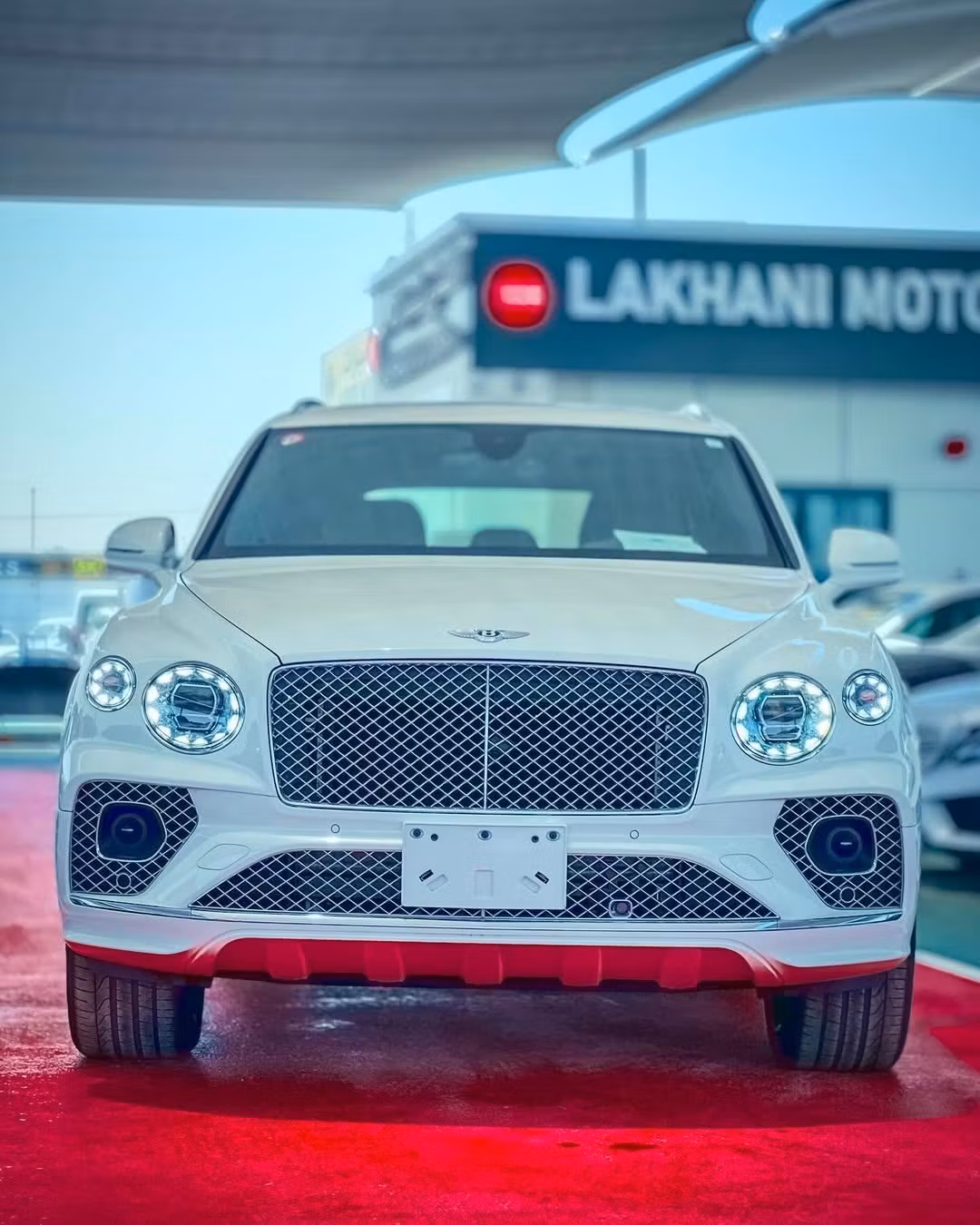 Bentley Bentayga 2023 из ОАЭ — купить под ключ