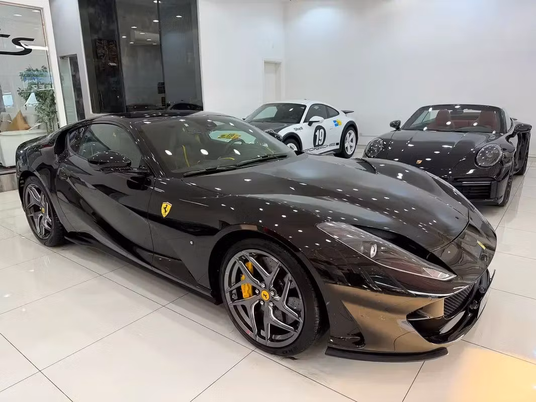 Ferrari 812 2020 из ОАЭ — купить под ключ