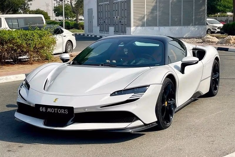 Ferrari SF90 Stradale 2023 из ОАЭ — купить под ключ