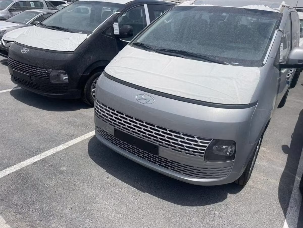 Hyundai Staria 2023 из ОАЭ — купить под ключ