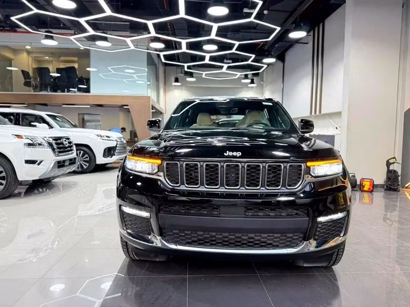 Jeep Cherokee 2025 из ОАЭ — купить под ключ