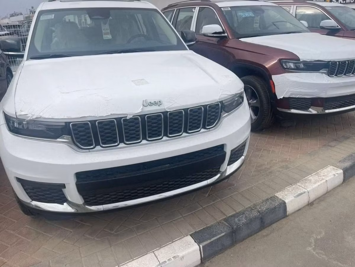 Jeep Grand Cherokee 2023 из ОАЭ — купить под ключ
