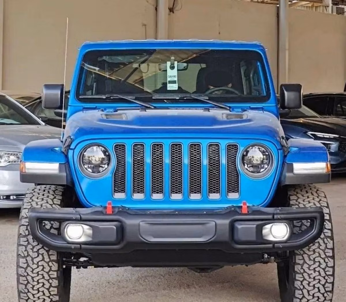 Jeep Wrangler 2023 из ОАЭ — купить под ключ