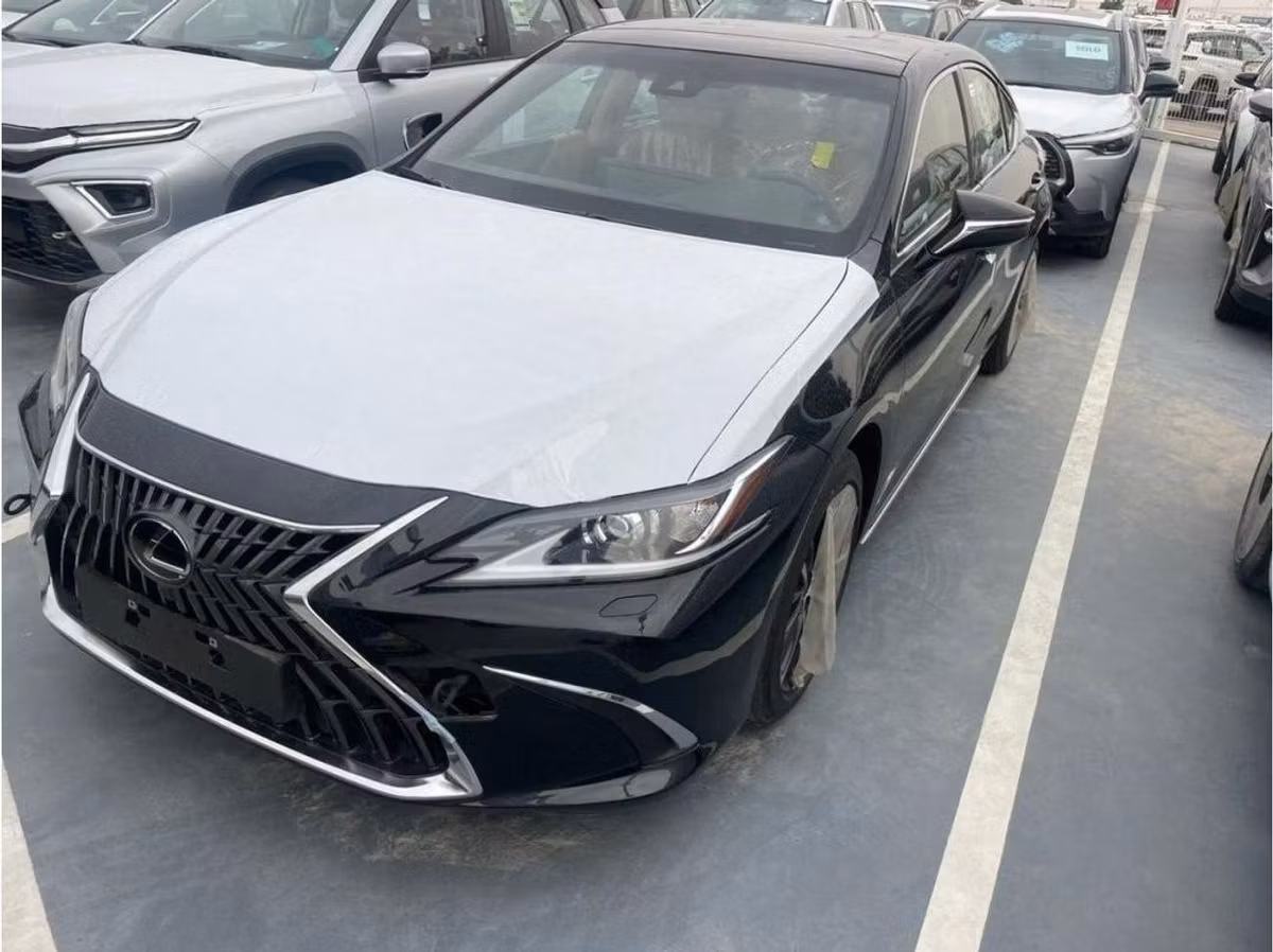 Lexus ES 2024 из ОАЭ — купить под ключ