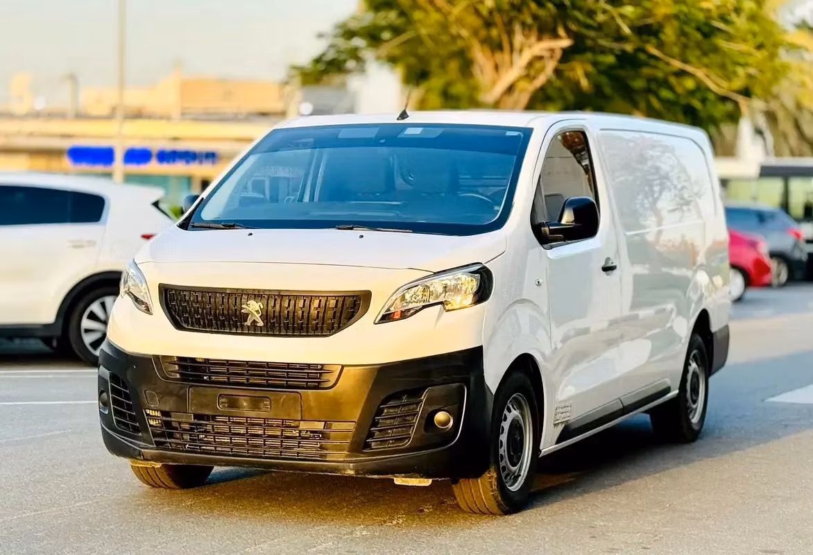 Peugeot Expert 2020 из ОАЭ — купить под ключ