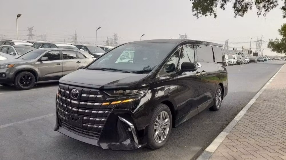 Toyota Alphard 2024 из ОАЭ — купить под ключ