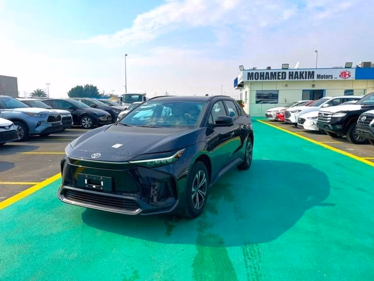 Toyota bZ4X 2023 из ОАЭ — купить под ключ