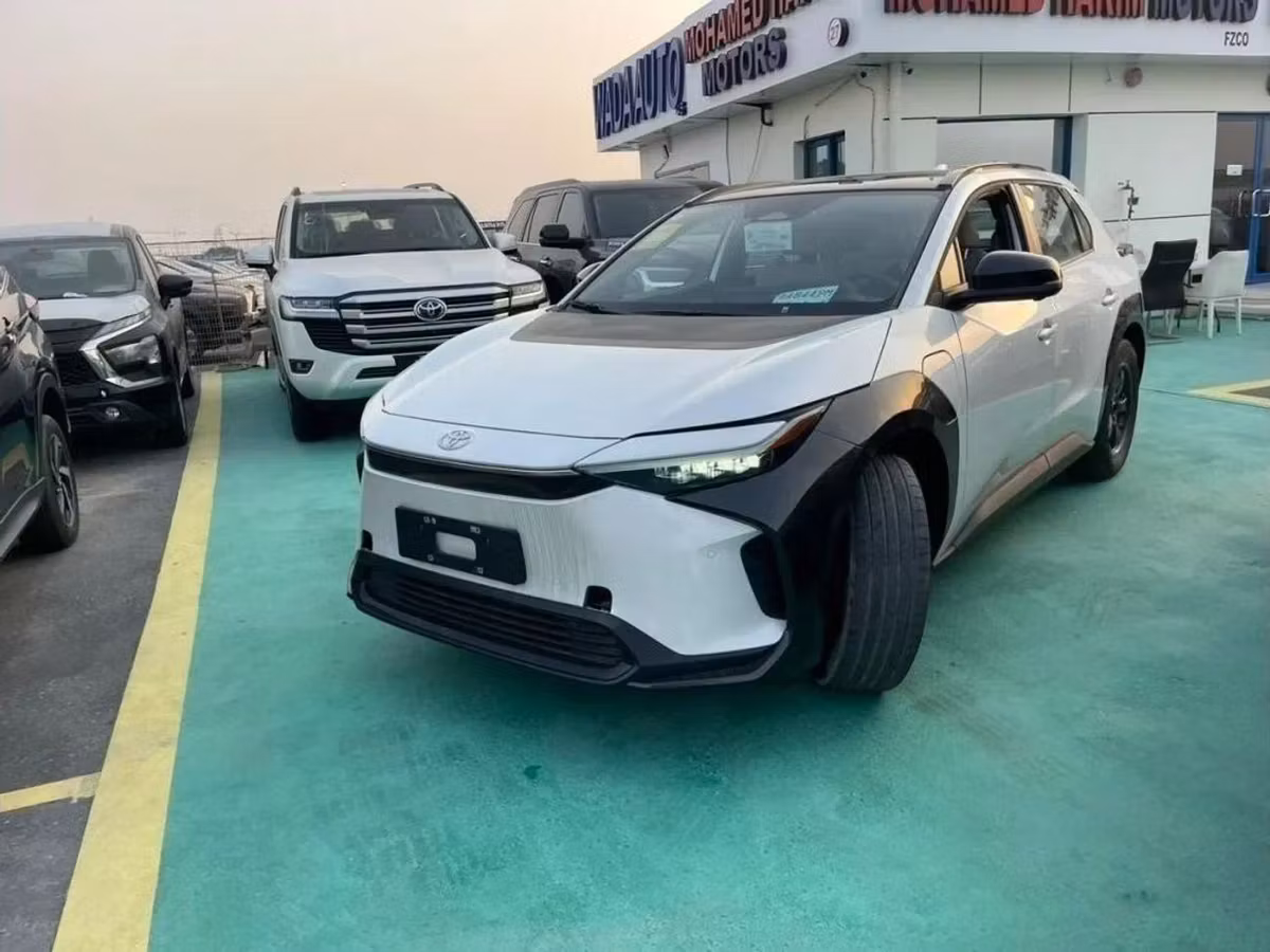Toyota bZ4X 2023 из ОАЭ — купить под ключ