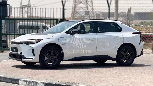 Toyota bZ4X 2024 из ОАЭ — купить под ключ