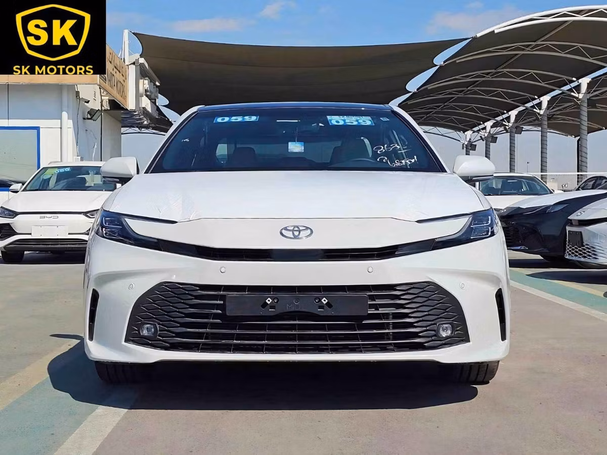 Toyota Camry 2025 из ОАЭ — купить под ключ