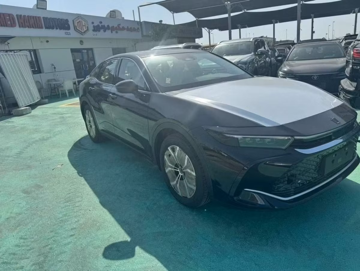 Toyota Crown 2023 из ОАЭ — купить под ключ