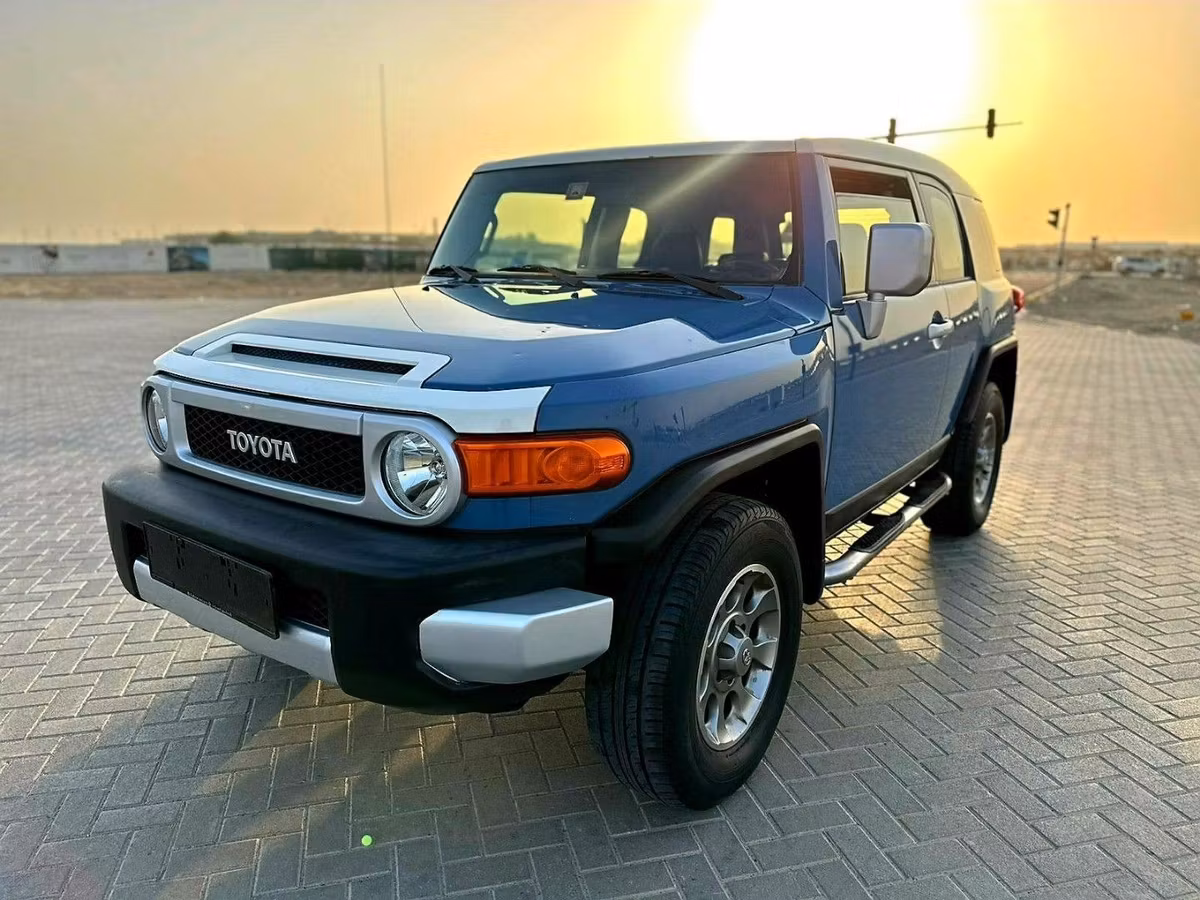 Toyota FJ Cruiser 2013 из ОАЭ — купить под ключ