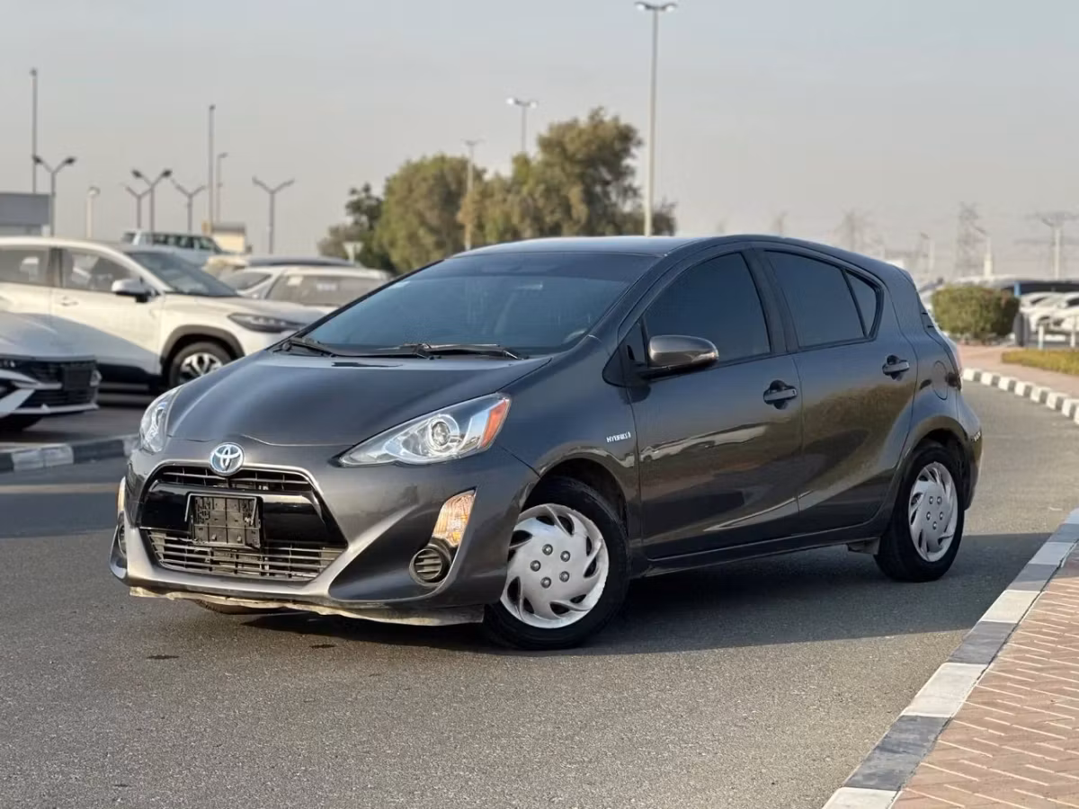 Toyota Prius c 2015 из ОАЭ — купить под ключ
