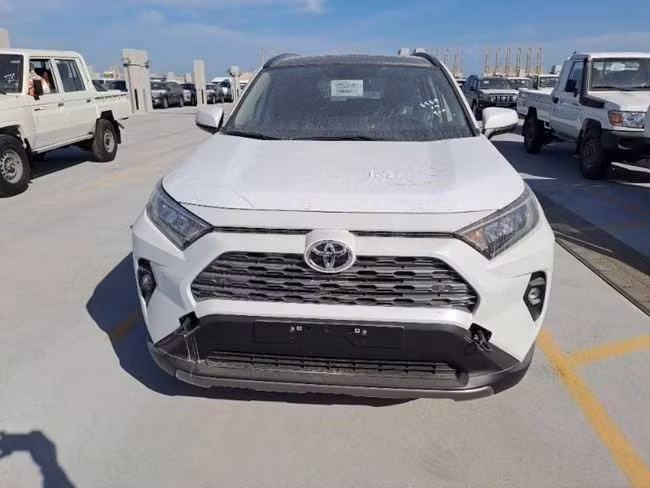 Toyota RAV4 2025 из ОАЭ — купить под ключ
