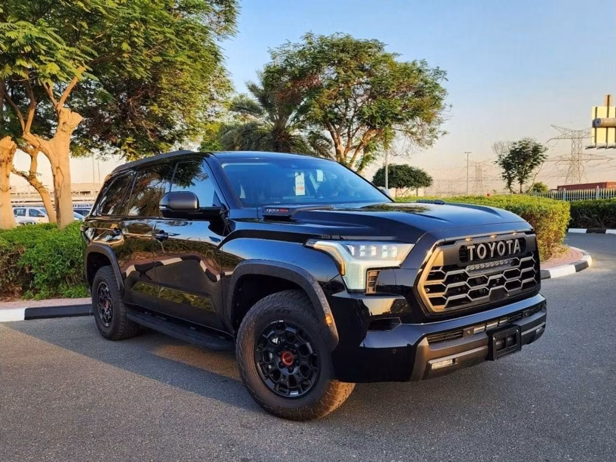 Toyota Sequoia 2023 из ОАЭ — купить под ключ