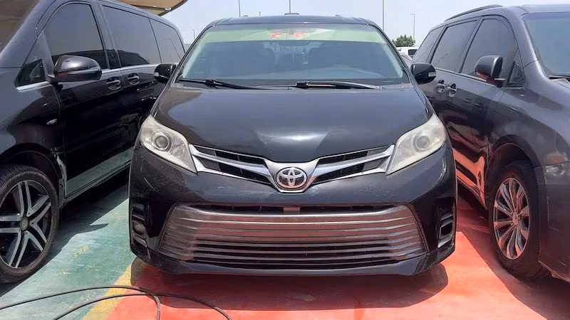 Toyota Sienna 2015 из ОАЭ — купить под ключ