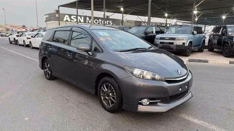 Toyota Wish 2014 из ОАЭ — купить под ключ