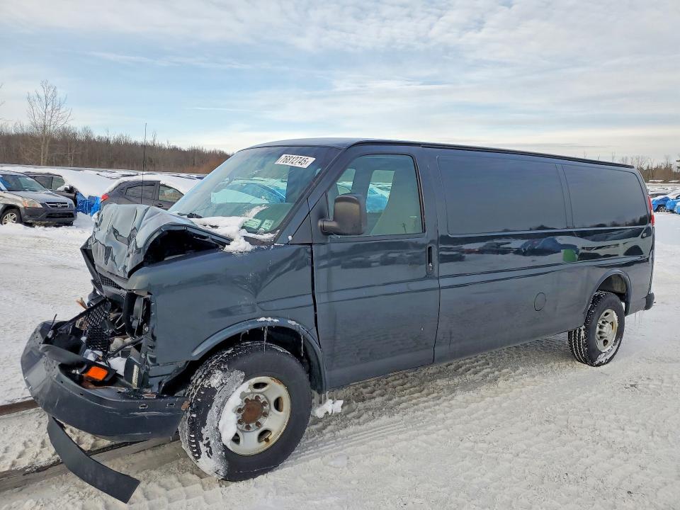 Chevrolet EXPRESS G3500 2017 из США — купить под ключ