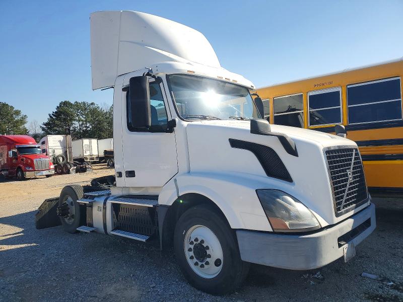 Volvo VNL 2017 из США — купить под ключ