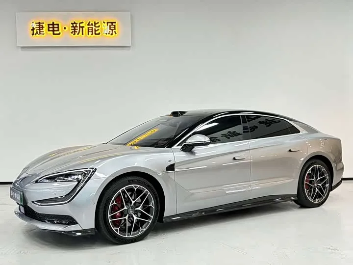 BYD Yangwang U7 2025 из Китая — купить под ключ