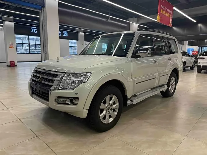Mitsubishi Pajero 2026 из Китая — купить под ключ