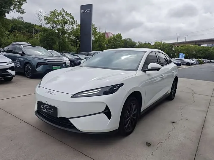 BYD e7 2025 из Китая — купить под ключ