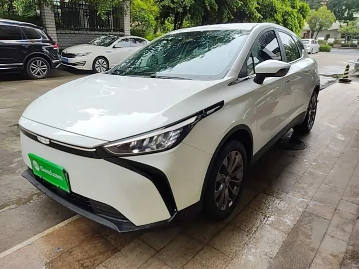 Geely Geometry M6 2023 из Китая — купить под ключ