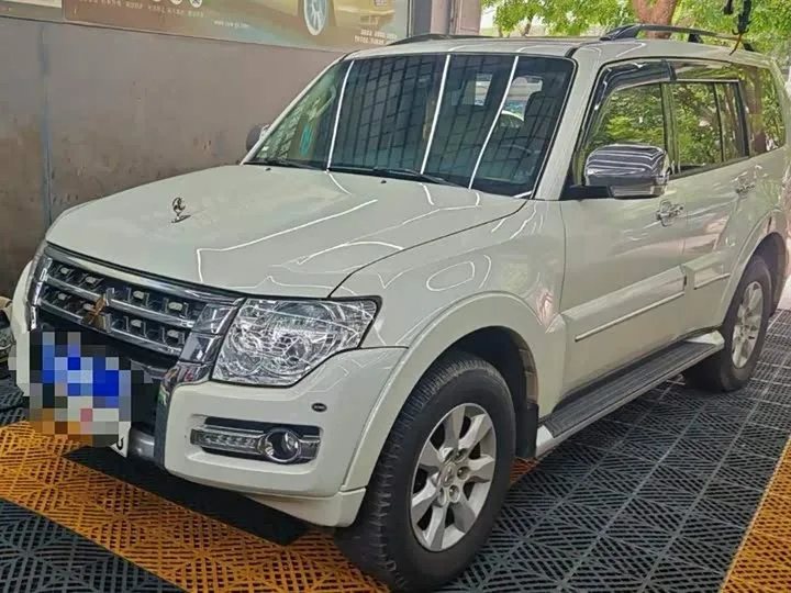 Mitsubishi Pajero 2025 из Китая — купить под ключ