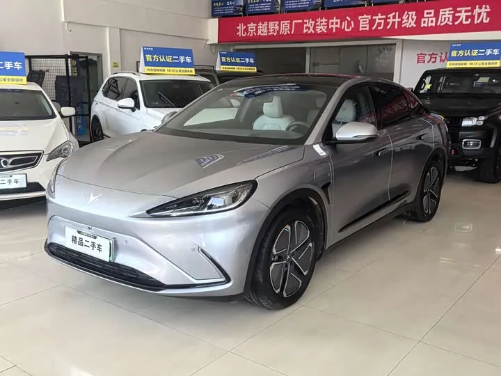 BAIC Arcfox Alpha S6 2025 из Китая — купить под ключ