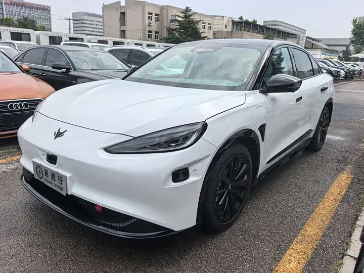 BAIC Arcfox Alpha S6 2025 из Китая — купить под ключ