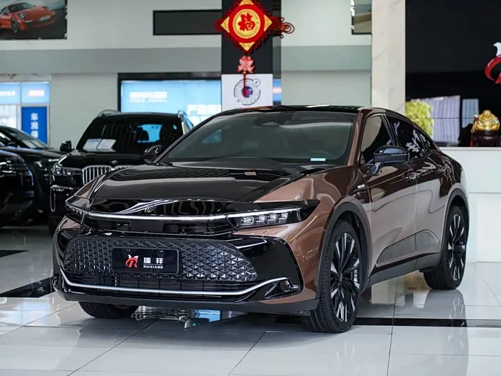 Toyota Crown SportCross 2024 из Китая — купить под ключ