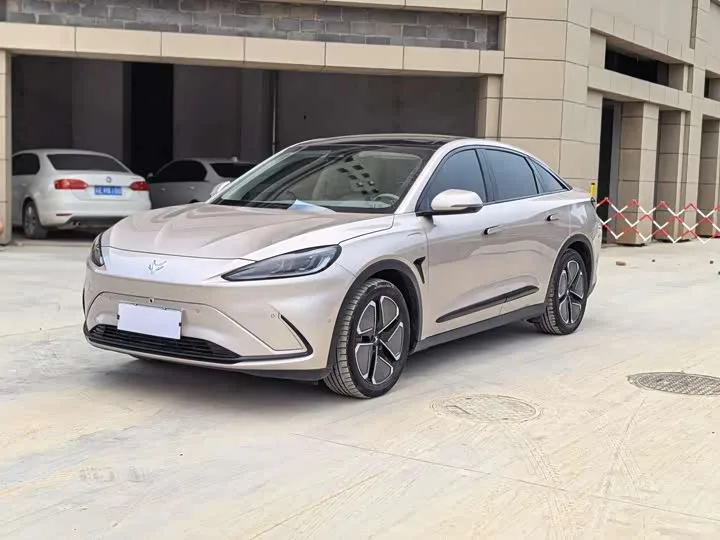 BAIC Arcfox Alpha S6 2025 из Китая — купить под ключ