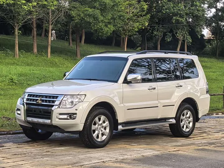 Mitsubishi Pajero 2025 из Китая — купить под ключ