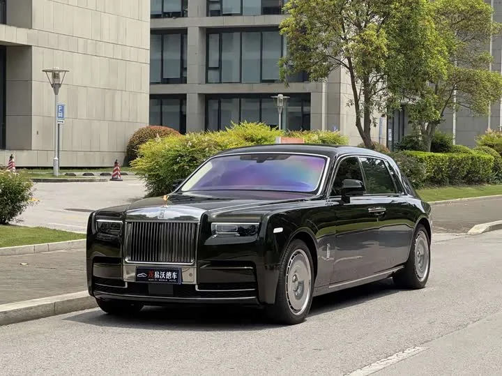 Rolls-Royce Phantom 2023 из Китая — купить под ключ