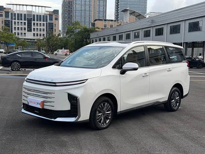 Maxus G50 Hybrid 2025 из Китая — купить под ключ