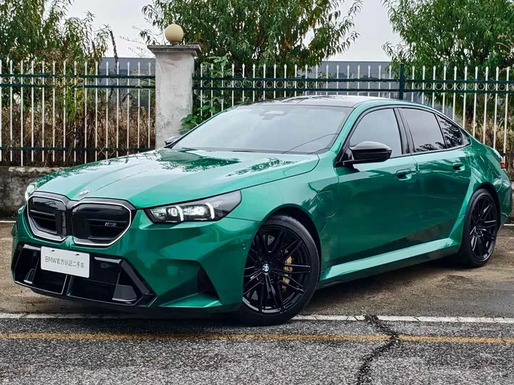 BMW M5 Hybrid 2025 из Китая — купить под ключ
