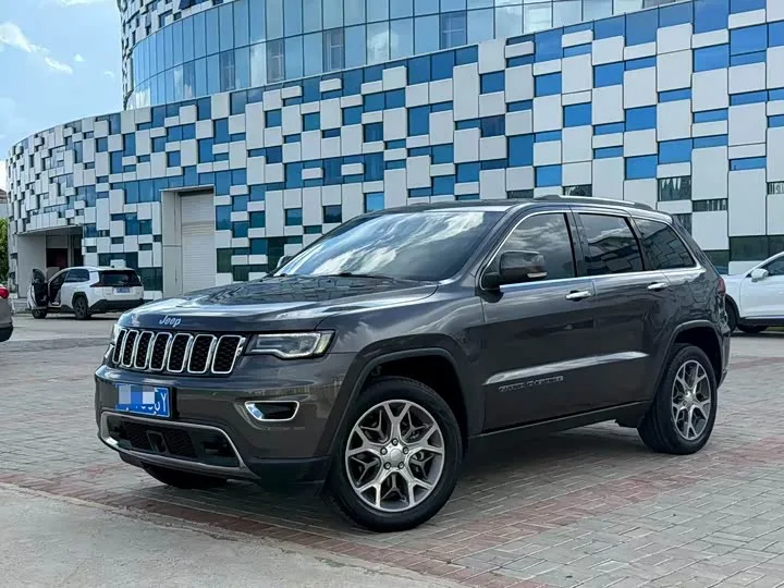 Jeep Grand Cherokee 2023 из Китая — купить под ключ