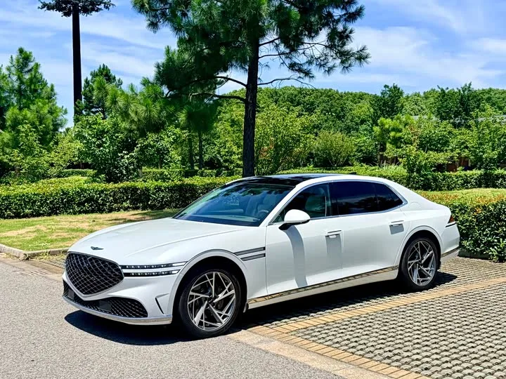 Genesis G90 2023 из Китая — купить под ключ