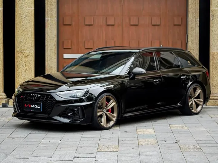 Audi RS 4 2022 из Китая — купить под ключ