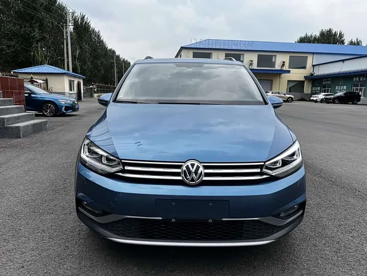 Volkswagen Touran L 2021 из Китая — купить под ключ