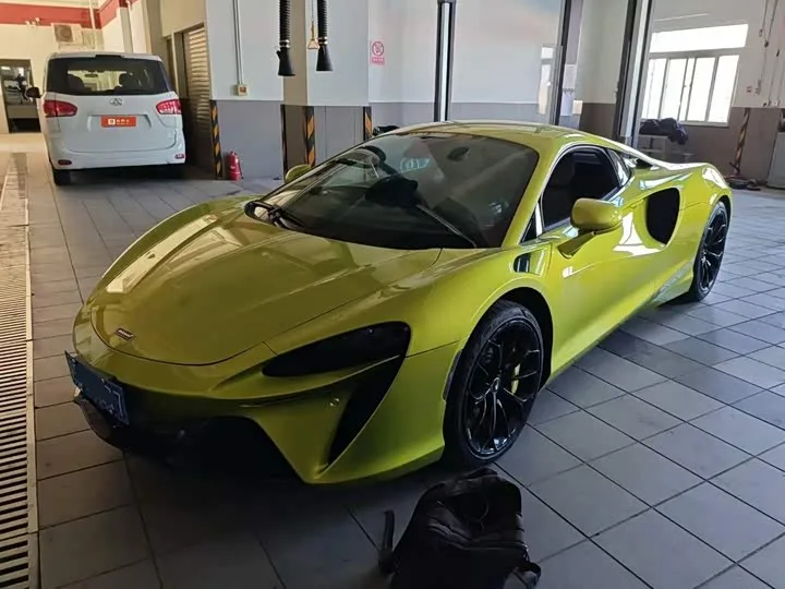 Mclaren Artura 2025 из Китая — купить под ключ