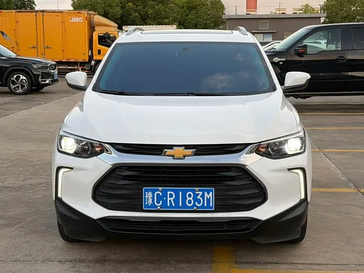 Chevrolet Tracker 2023 из Китая — купить под ключ