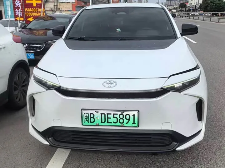 Toyota bZ4X Platinum 2024 из Китая — купить под ключ