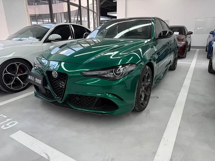Alfa Romeo Giulia 2022 из Китая — купить под ключ