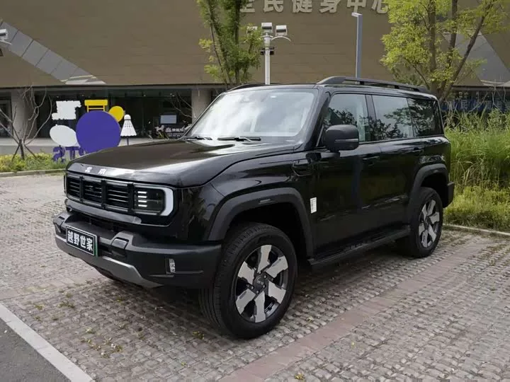 BAIC Beijing BJ40 Hybrid 2025 из Китая — купить под ключ