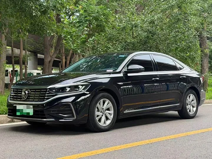 Volkswagen Passat Hybrid 2022 из Китая — купить под ключ